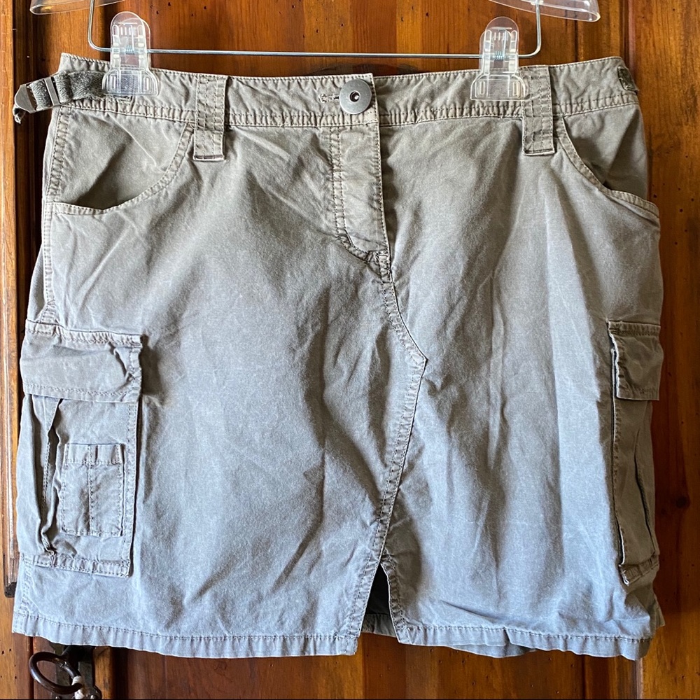 INC Sz 10 buttonfly cargo skirt EUC